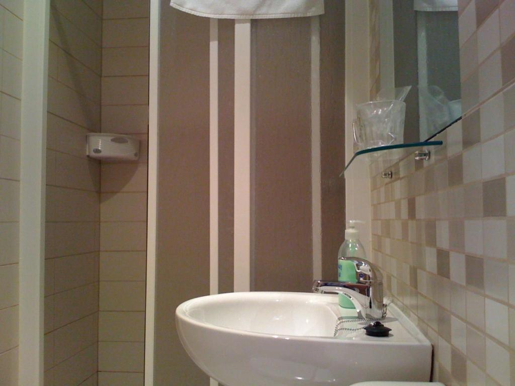 Hostal Gaudi Cuenca Куенка Екстер'єр фото