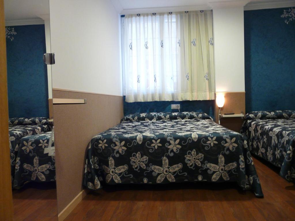 Hostal Gaudi Cuenca Куенка Номер фото