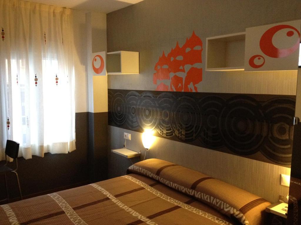 Hostal Gaudi Cuenca Куенка Номер фото