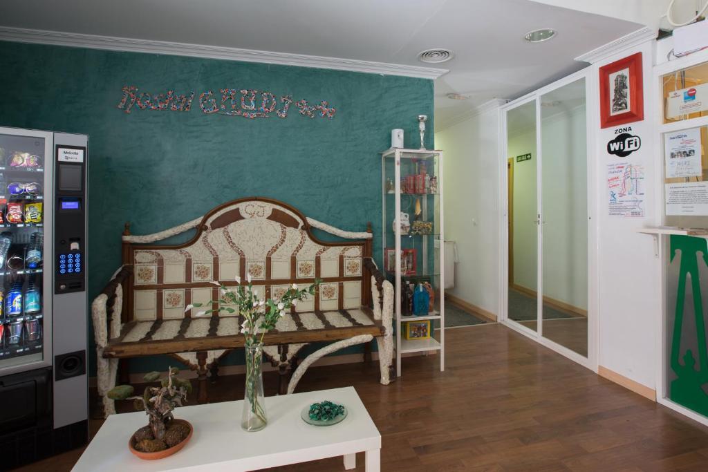 Hostal Gaudi Cuenca Куенка Екстер'єр фото